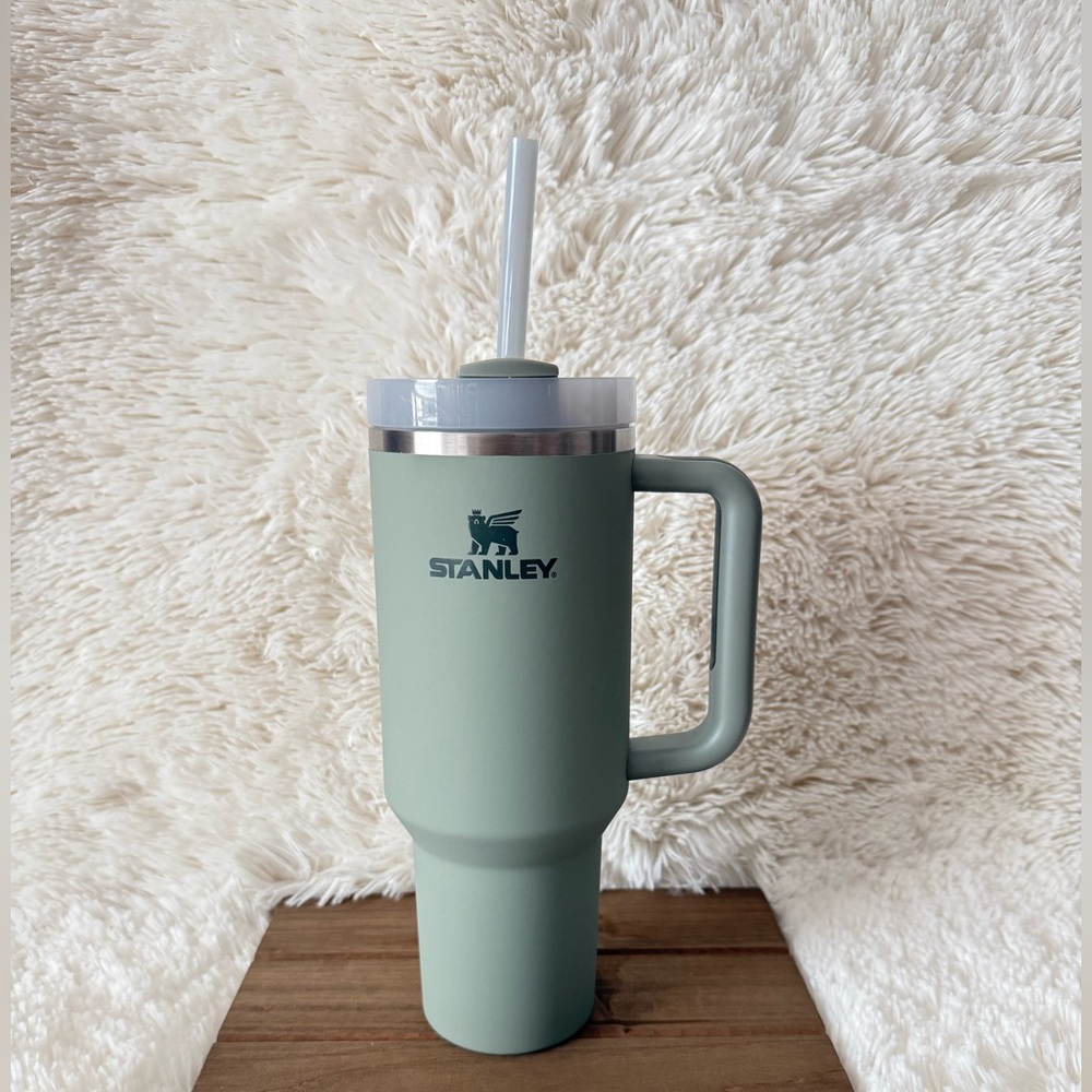 Stanley 40 oz Stainless Steel H2.0 Flowstate Quencher Tumbler